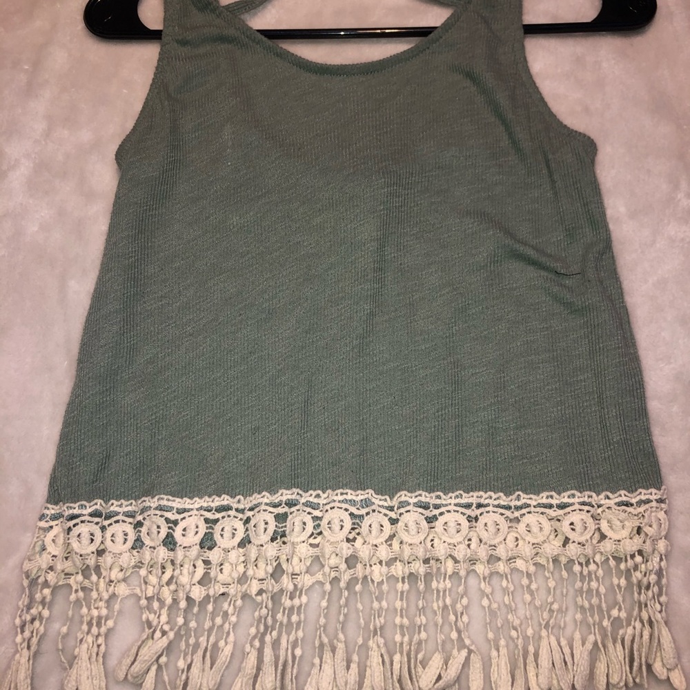 Crop top - Picture 2 of 3